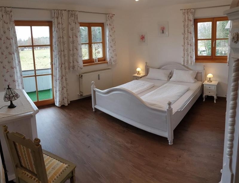 Ferienwohnungen Haus Am See Bernau am Chiemsee Exterior foto